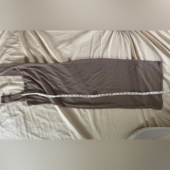 Ribbed midi dress - Picture 3 of 6